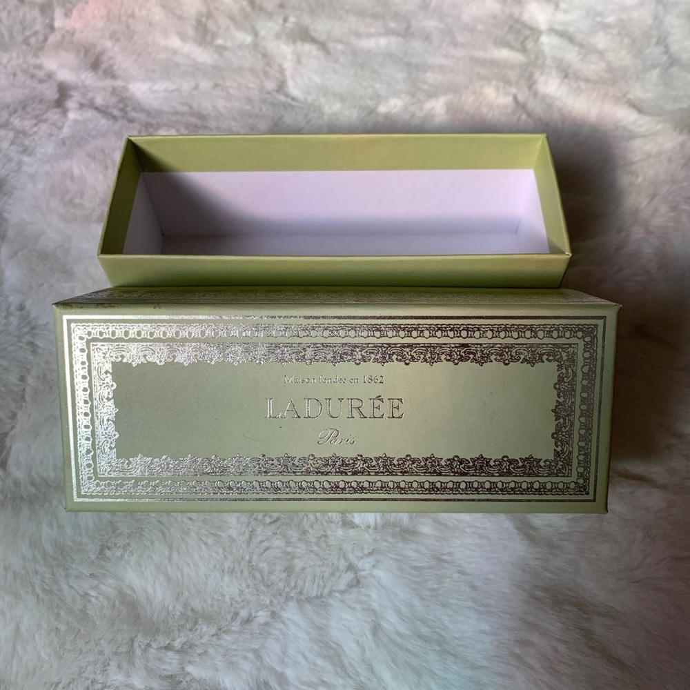 Laduree Macaron Box - Picture 2 of 4